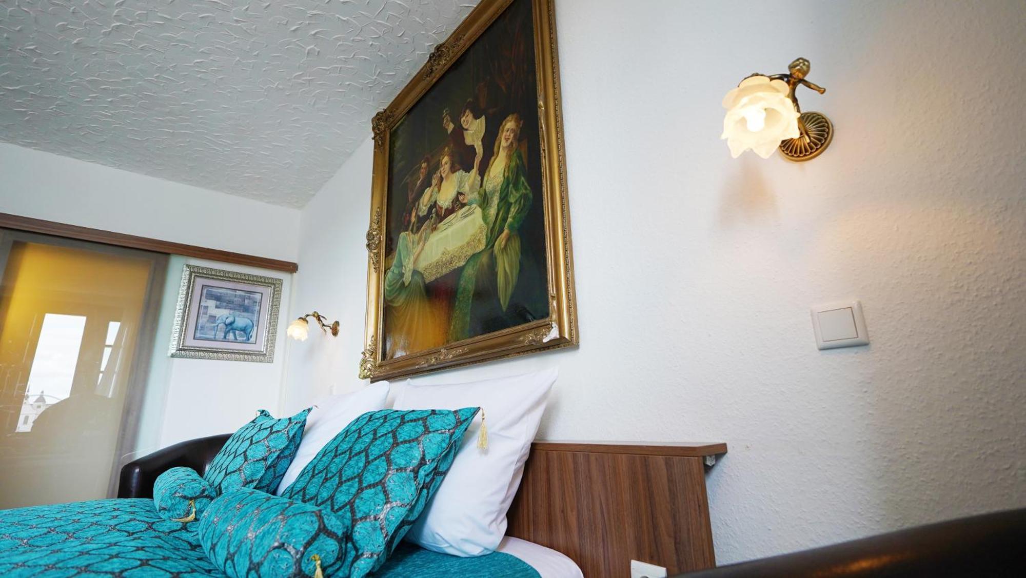Hotel Und Restaurant Loewenbraeu Keulen