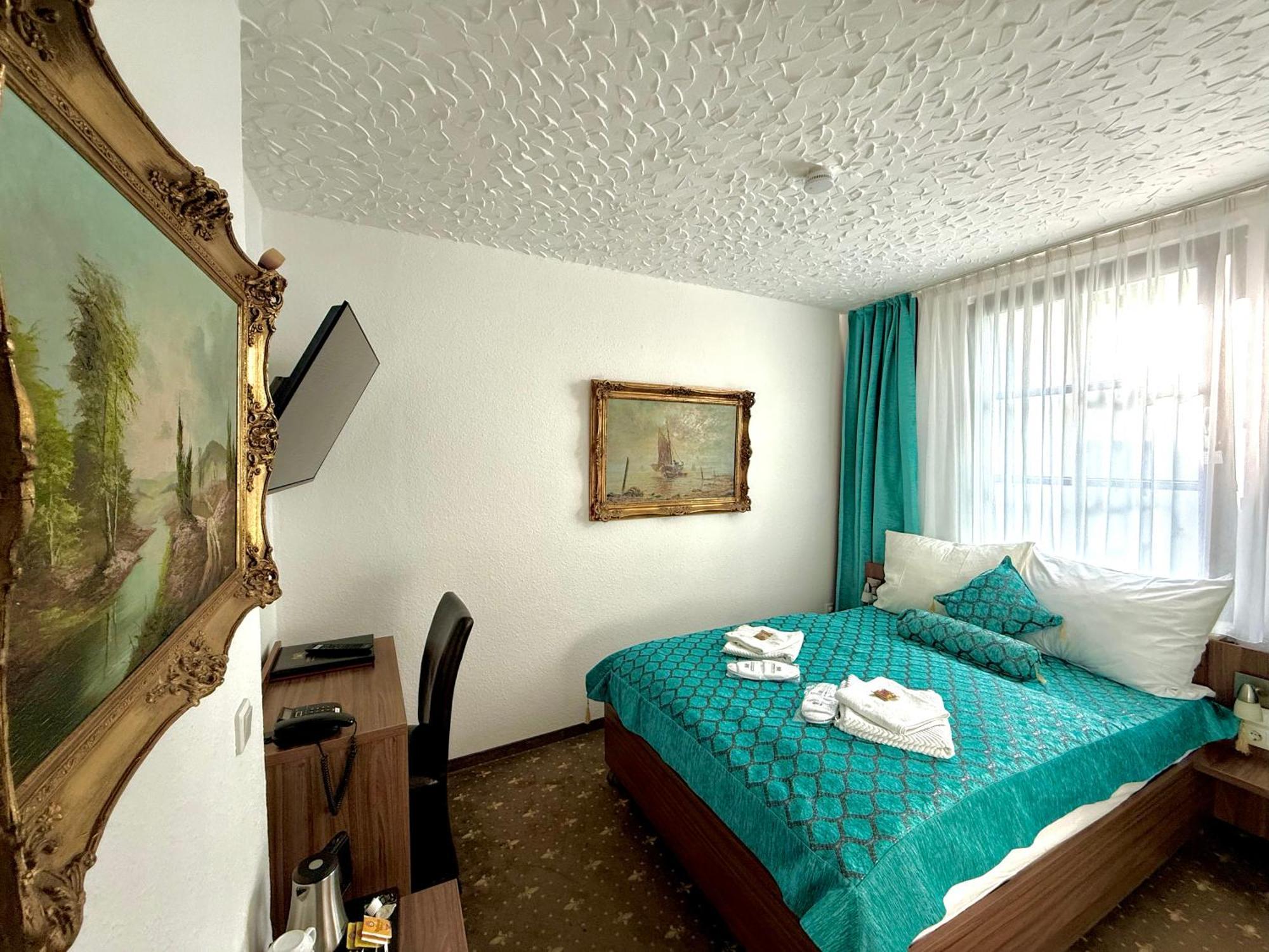 Hotel Und Restaurant Loewenbraeu Keulen