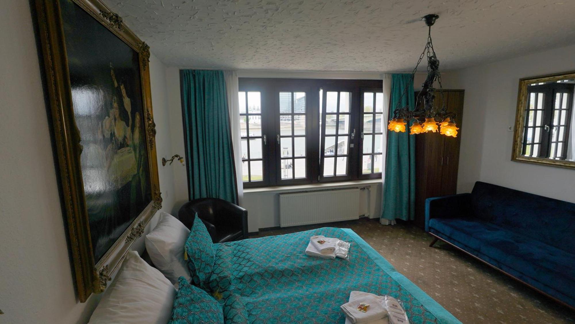 Und Restaurant Loewenbraeu Hotel Keulen