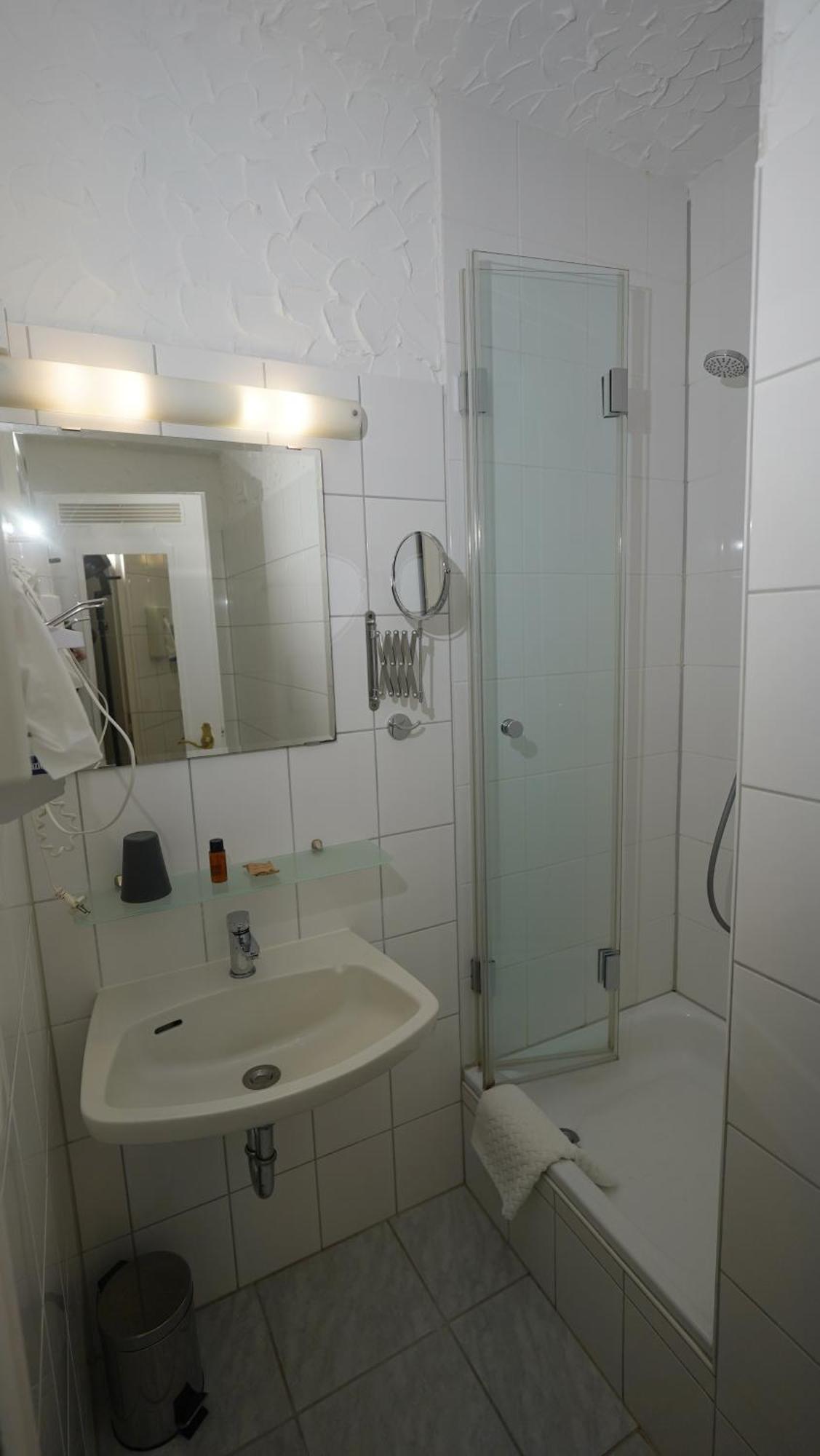 Und Restaurant Loewenbraeu Hotel 3*